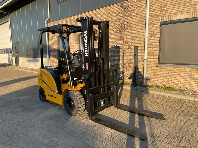 Új Elektromos targonca Hyundai 25B-7A 2.5 ton Triplex Freelift Sideshift Elektra Heftruck Nieuw: 12 kép.