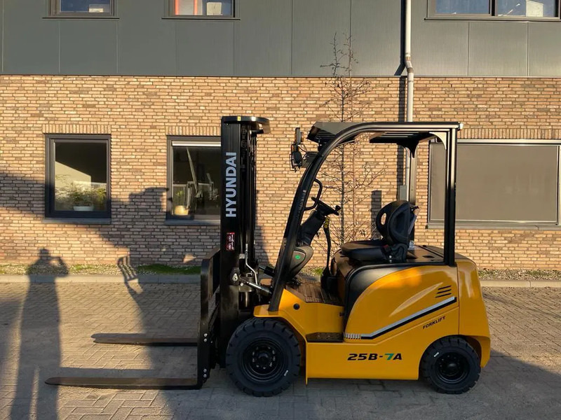 Új Elektromos targonca Hyundai 25B-7A 2.5 ton Triplex Freelift Sideshift Elektra Heftruck Nieuw: 17 kép.