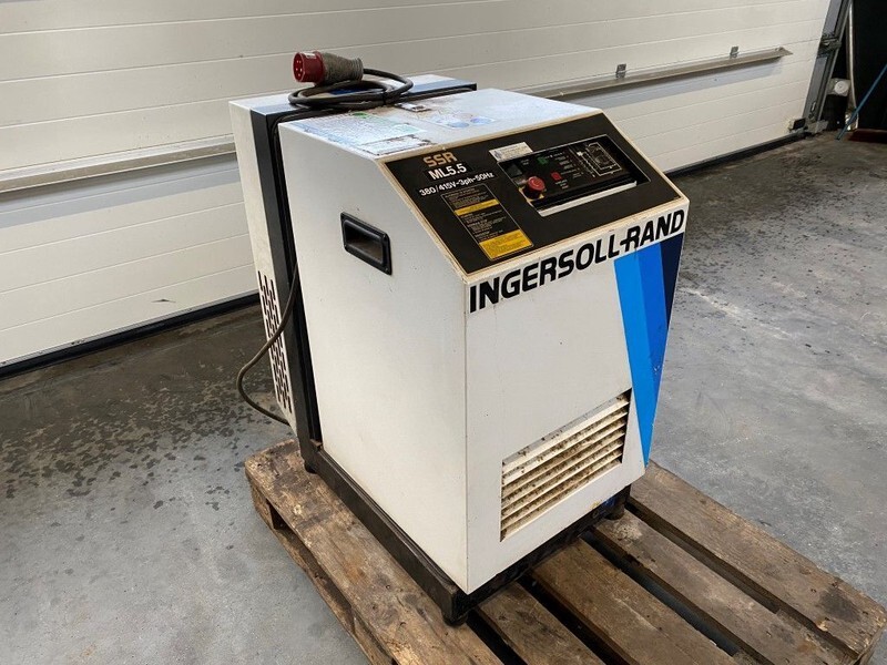 Ingersoll Rand SSR ML 5.5 SSR ML5.5 6 kW 800 L / min 7.5 Bar Elektrische Schroefcompressor - Légkompresszor: 1 kép. Ingersoll Rand SSR ML 5.5 SSR ML5.5 6 kW 800 L / min 7.5 Bar Elektrische Schroefcompressor - Légkompresszor: 1 kép.