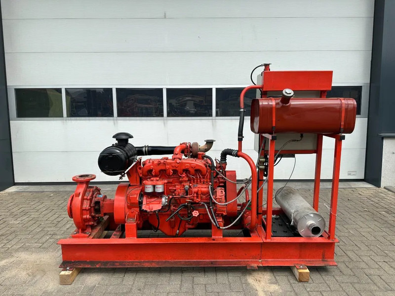 Iveco 8061 SI 25.05 KSB 233 m3 / h 9 Bar Diesel Waterpomp 609 hours ! Fire pump - Vízszivattyú: 1 kép. Iveco 8061 SI 25.05 KSB 233 m3 / h 9 Bar Diesel Waterpomp 609 hours ! Fire pump - Vízszivattyú: 1 kép.