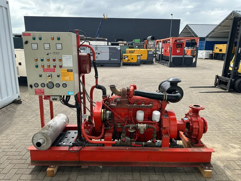 Iveco 8061 SI 25.05 KSB 233 m3 / h 9 Bar Diesel Waterpomp 609 hours ! Fire pump - Vízszivattyú: 2 kép. Iveco 8061 SI 25.05 KSB 233 m3 / h 9 Bar Diesel Waterpomp 609 hours ! Fire pump - Vízszivattyú: 2 kép.