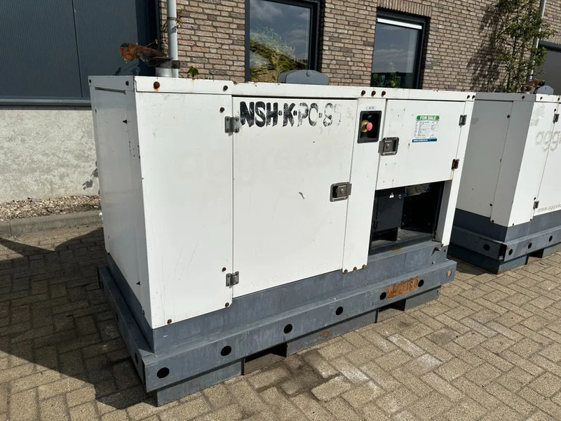 Iveco FPT F32 AM1A Leroy Somer 32 kVA Silent generatorset 39 hours ! - Áramfejlesztő: 3 kép. Iveco FPT F32 AM1A Leroy Somer 32 kVA Silent generatorset 39 hours ! - Áramfejlesztő: 3 kép.
