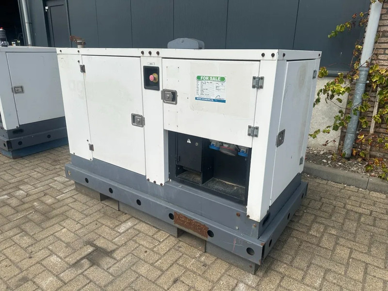 Iveco FPT F32 AM1A Leroy Somer 32 kVA Silent generatorset 92 hours ! - Áramfejlesztő: 2 kép. Iveco FPT F32 AM1A Leroy Somer 32 kVA Silent generatorset 92 hours ! - Áramfejlesztő: 2 kép.