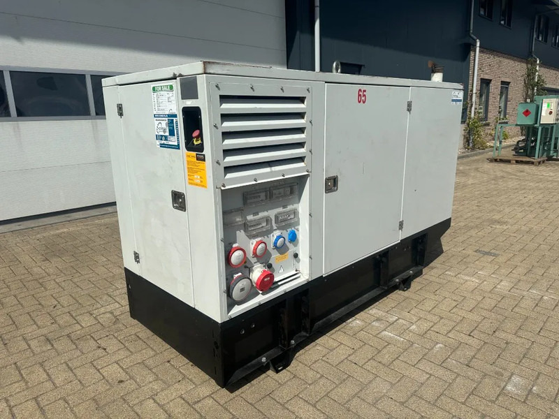 Iveco FPT NEF45 65 kVA Silent generatorset 2022 ! 2051 hours - Áramfejlesztő: 5 kép. Iveco FPT NEF45 65 kVA Silent generatorset 2022 ! 2051 hours - Áramfejlesztő: 5 kép.