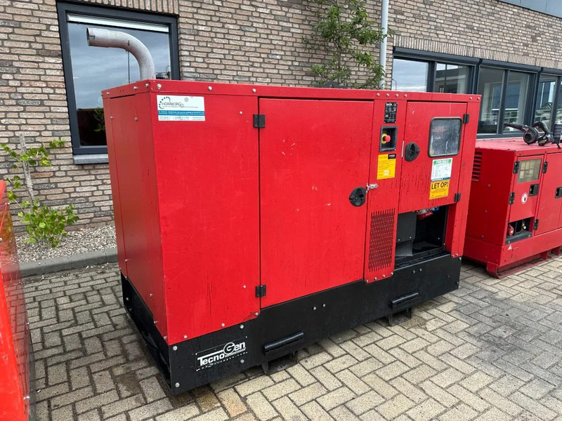 Iveco FPT Tecnogen Mecc Alte Spa 40 kVA Silent generatorset - Áramfejlesztő: 5 kép. Iveco FPT Tecnogen Mecc Alte Spa 40 kVA Silent generatorset - Áramfejlesztő: 5 kép.