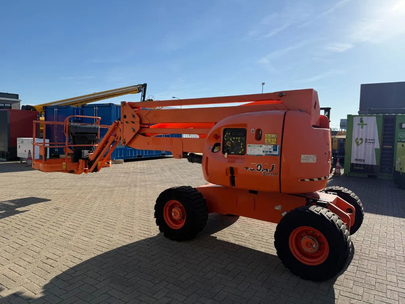 JLG 450AJ Deutz 16 meter werkhoogte 4 x 4 Knikarm Diesel Hoogwerker - Személyemelő: 1 kép. JLG 450AJ Deutz 16 meter werkhoogte 4 x 4 Knikarm Diesel Hoogwerker - Személyemelő: 1 kép.
