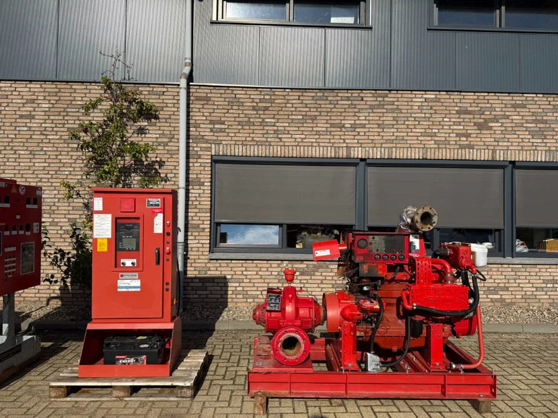 John Deere 6068 HF 120 Armstrong 452 m3 / h Diesel Waterpomp brandschade - Vízszivattyú: 1 kép. John Deere 6068 HF 120 Armstrong 452 m3 / h Diesel Waterpomp brandschade - Vízszivattyú: 1 kép.