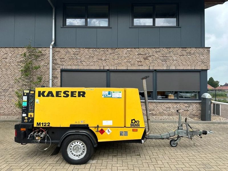 Kaeser M122 Deutz 11.1 m3 / min 7 Bar 83 kW Mobiele Diesel Compressor - Légkompresszor: 1 kép. Kaeser M122 Deutz 11.1 m3 / min 7 Bar 83 kW Mobiele Diesel Compressor - Légkompresszor: 1 kép.