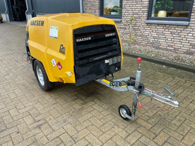 Kaeser M27 Kubota 2,7 m3 / min 7 Bar 18 kW Mobiele Silent Diesel Compressor - Légkompresszor: 3 kép. Kaeser M27 Kubota 2,7 m3 / min 7 Bar 18 kW Mobiele Silent Diesel Compressor - Légkompresszor: 3 kép.