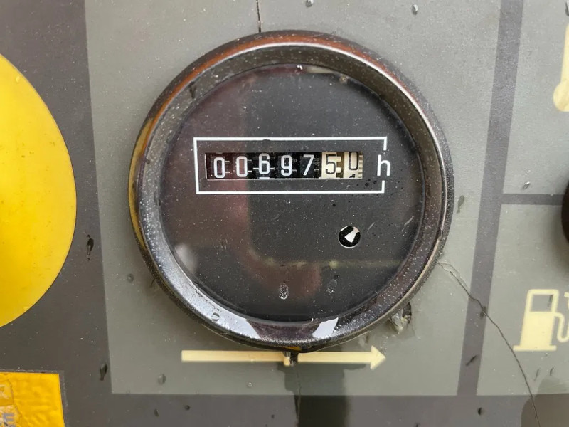Kaeser M27 Kubota 2,7 m3 / min 7 Bar 18 kW Mobiele Silent Diesel Compressor - Légkompresszor: 5 kép. Kaeser M27 Kubota 2,7 m3 / min 7 Bar 18 kW Mobiele Silent Diesel Compressor - Légkompresszor: 5 kép.