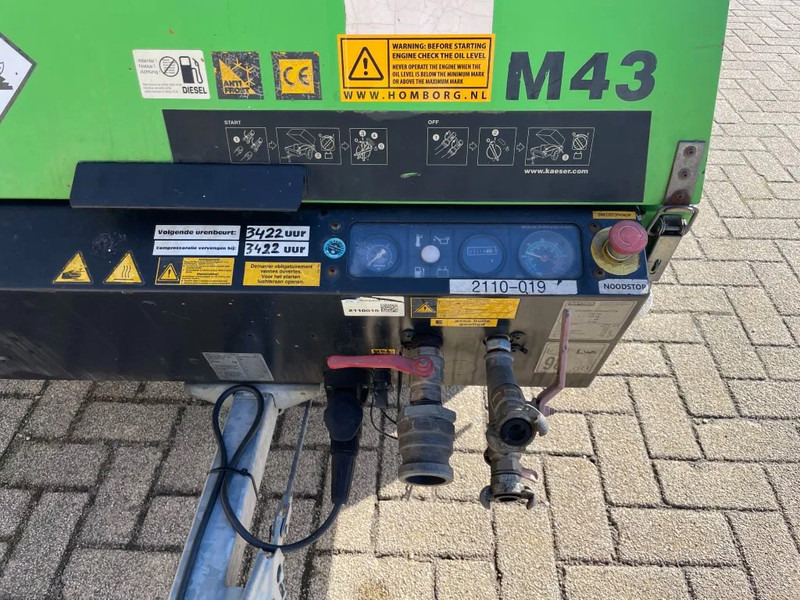 Kaeser M43 Kubota 4,2 m3 / min 7 Bar 30 kW Mobiele Silent Diesel Compressor - Légkompresszor: 3 kép. Kaeser M43 Kubota 4,2 m3 / min 7 Bar 30 kW Mobiele Silent Diesel Compressor - Légkompresszor: 3 kép.