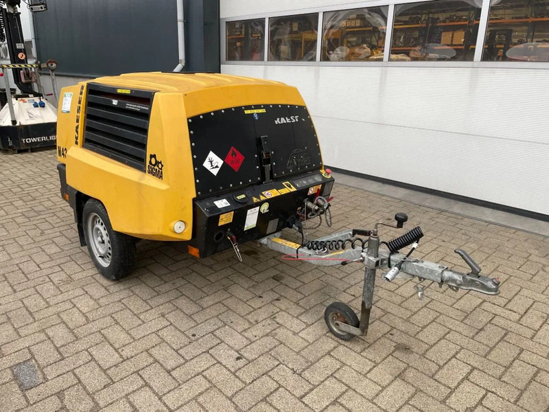 Kaeser M43 Kubota 4,2 m3 / min 7 Bar 55 kW Mobiele Diesel Compressor - Légkompresszor: 3 kép. Kaeser M43 Kubota 4,2 m3 / min 7 Bar 55 kW Mobiele Diesel Compressor - Légkompresszor: 3 kép.