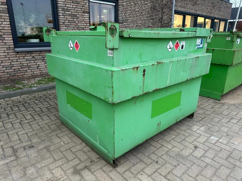 Kiwa IBC Steenbergen 2000 liter Dieseltank met handpomp Milieutank - Tároló tartály: 2 kép. Kiwa IBC Steenbergen 2000 liter Dieseltank met handpomp Milieutank - Tároló tartály: 2 kép.
