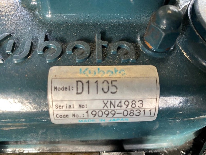 Kubota D1105 Sullair 15.5 kW 7 bar diesel schroefcompressor met nakoeler - Légkompresszor: 3 kép. Kubota D1105 Sullair 15.5 kW 7 bar diesel schroefcompressor met nakoeler - Légkompresszor: 3 kép.
