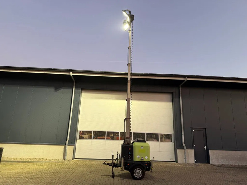 Kubota Generac V20 TowerLight 9 meter LED Lichtmast Aggregaat - Világító állvány: 1 kép. Kubota Generac V20 TowerLight 9 meter LED Lichtmast Aggregaat - Világító állvány: 1 kép.
