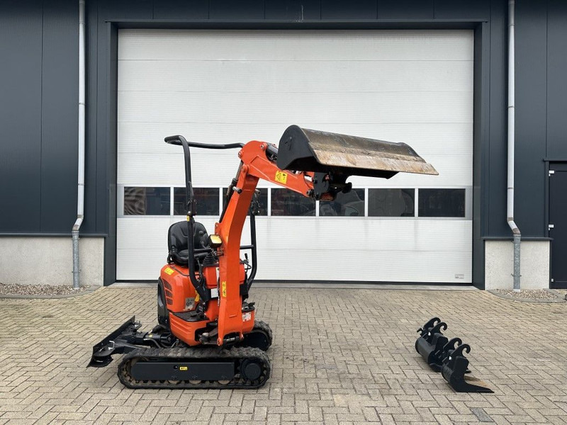 Kubota U10-3 Minigraver Diesel Graafmachine 2021 ! 690 uur ! As New ! - Minikotró: 2 kép. Kubota U10-3 Minigraver Diesel Graafmachine 2021 ! 690 uur ! As New ! - Minikotró: 2 kép.