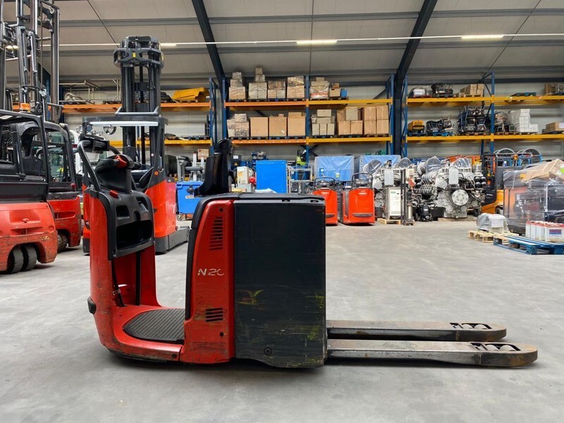 Linde N20 2 ton Elektrische Orderpicker Meerijder Palletwagen - Kézi raklapemelő: 2 kép. Linde N20 2 ton Elektrische Orderpicker Meerijder Palletwagen - Kézi raklapemelő: 2 kép.