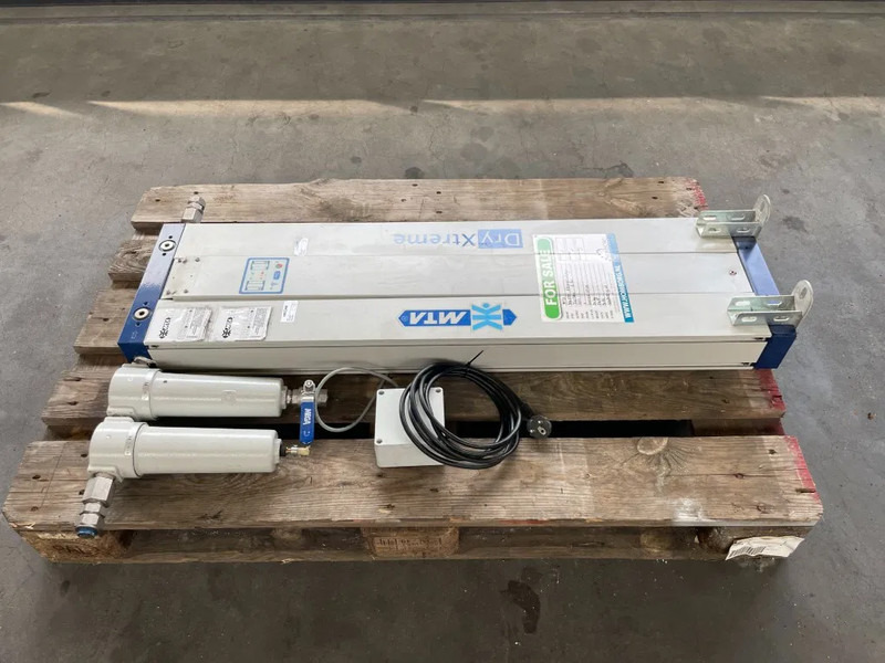 MTA Absorptiedroger NA077 - 750 Lmin 16 Bar - Légkompresszor: 1 kép. MTA Absorptiedroger NA077 - 750 Lmin 16 Bar - Légkompresszor: 1 kép.