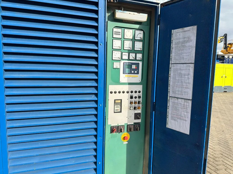 MTU 450 kVA Supersilent generatorset in 20 ft container aggregaat - Áramfejlesztő: 5 kép. MTU 450 kVA Supersilent generatorset in 20 ft container aggregaat - Áramfejlesztő: 5 kép.