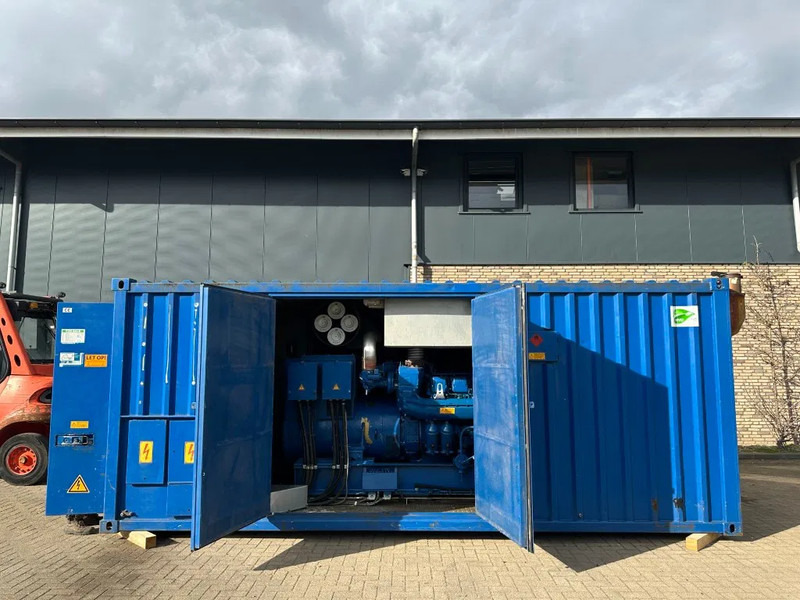 MTU 450 kVA Supersilent generatorset in 20 ft container aggregaat - Áramfejlesztő: 3 kép. MTU 450 kVA Supersilent generatorset in 20 ft container aggregaat - Áramfejlesztő: 3 kép.