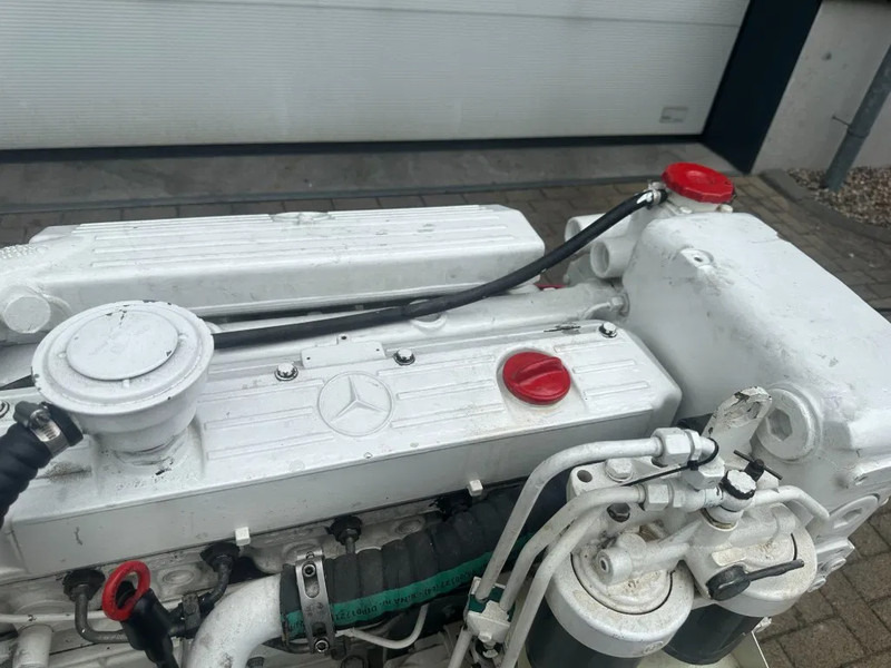 MTU 6R 099 Mercedes Benz OM 366 A 96 kVA Marine generatorset - Áramfejlesztő: 3 kép. MTU 6R 099 Mercedes Benz OM 366 A 96 kVA Marine generatorset - Áramfejlesztő: 3 kép.