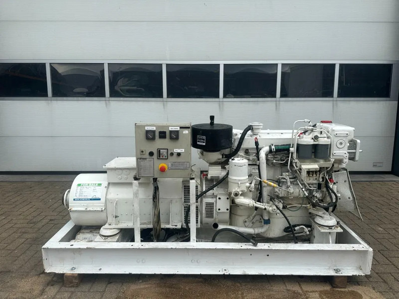 MTU 6R 099 Mercedes Benz OM 366 A 96 kVA Marine generatorset - Áramfejlesztő: 1 kép. MTU 6R 099 Mercedes Benz OM 366 A 96 kVA Marine generatorset - Áramfejlesztő: 1 kép.