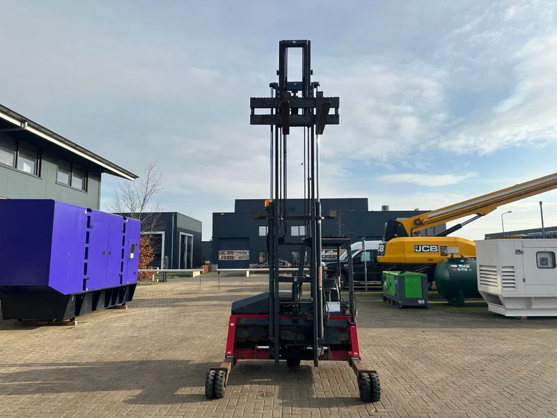 Moffett M4 20.1 Kubota Diesel Kooiaap 2 ton Duplex Sideshift Meeneemheftruck - Hordozható targonca: 5 kép. Moffett M4 20.1 Kubota Diesel Kooiaap 2 ton Duplex Sideshift Meeneemheftruck - Hordozható targonca: 5 kép.