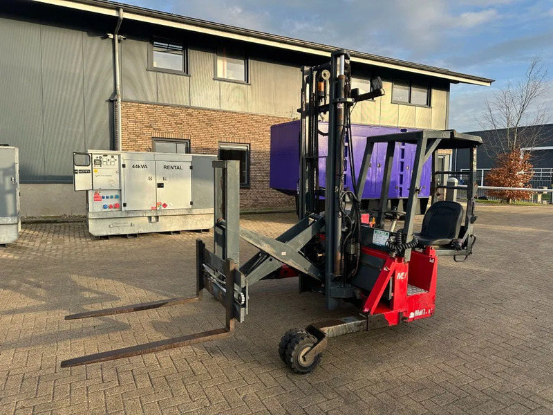 Hordozható targonca Moffett M4 20.1 Kubota Diesel Kooiaap 2 ton Sideshift Positioner Meeneemheftruck: 18 kép.