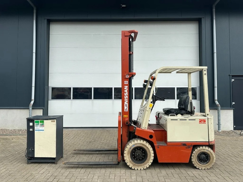 Nissan 2.5 ton Duplex Elektra Heftruck 5 meter hefhoogte - Elektromos targonca: 1 kép. Nissan 2.5 ton Duplex Elektra Heftruck 5 meter hefhoogte - Elektromos targonca: 1 kép.