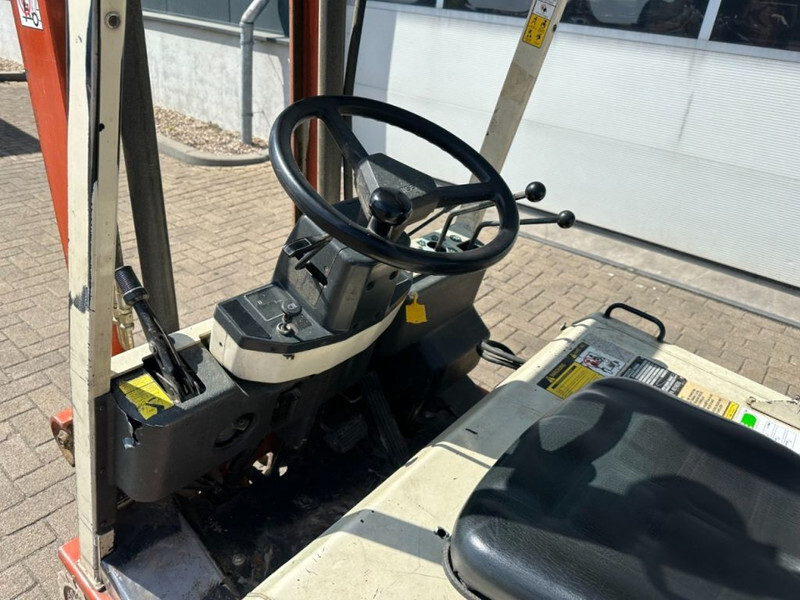Nissan N01L18U 1.8 ton Triplex Freelift Sideshift Elektra Heftruck Accu 2016 ! - Elektromos targonca: 5 kép. Nissan N01L18U 1.8 ton Triplex Freelift Sideshift Elektra Heftruck Accu 2016 ! - Elektromos targonca: 5 kép.