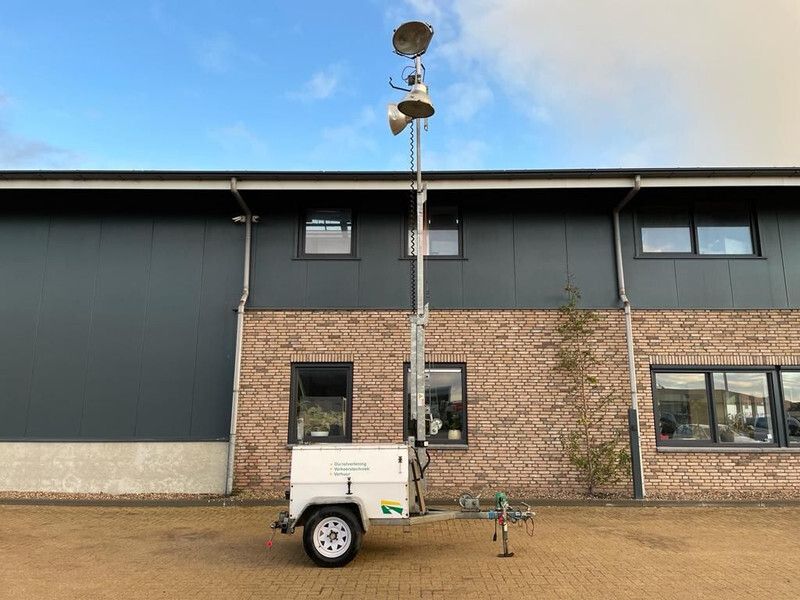 Perkins Mecc Alte Spa 5 kVA Mobiele Lichtmast Aggregaat Light Tower - Világító állvány: 2 kép. Perkins Mecc Alte Spa 5 kVA Mobiele Lichtmast Aggregaat Light Tower - Világító állvány: 2 kép.