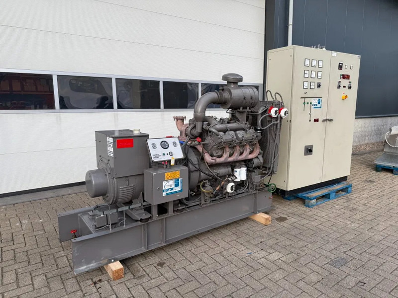 Perkins Stamford 125 kVA noodstroom aggregaat generatorset as New ! 176 hours ! - Áramfejlesztő: 2 kép. Perkins Stamford 125 kVA noodstroom aggregaat generatorset as New ! 176 hours ! - Áramfejlesztő: 2 kép.