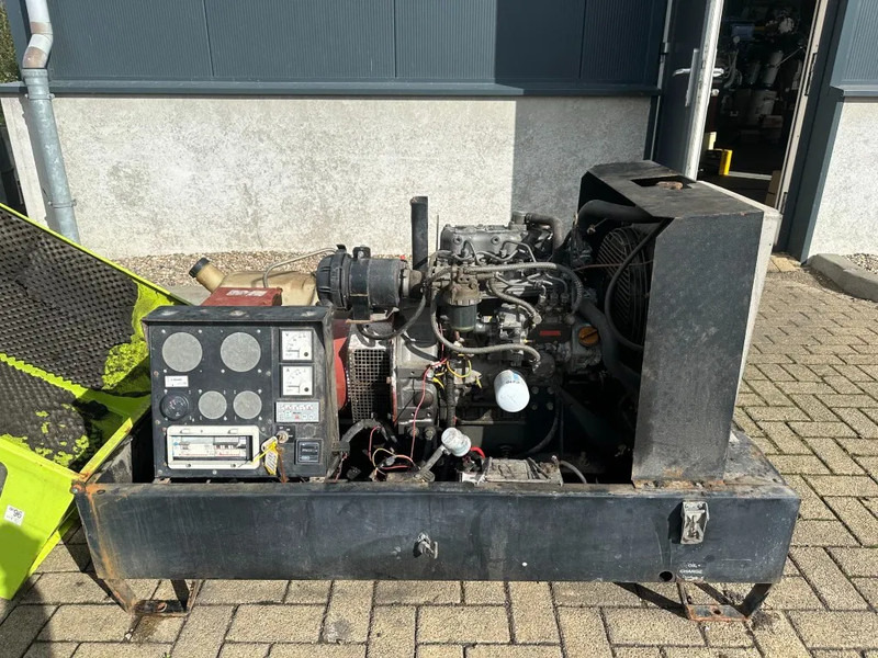 Pramac Yanmar 3TNE88-PG Mecc Alte Spa 15 kVA Silent generatorset - Áramfejlesztő: 2 kép. Pramac Yanmar 3TNE88-PG Mecc Alte Spa 15 kVA Silent generatorset - Áramfejlesztő: 2 kép.