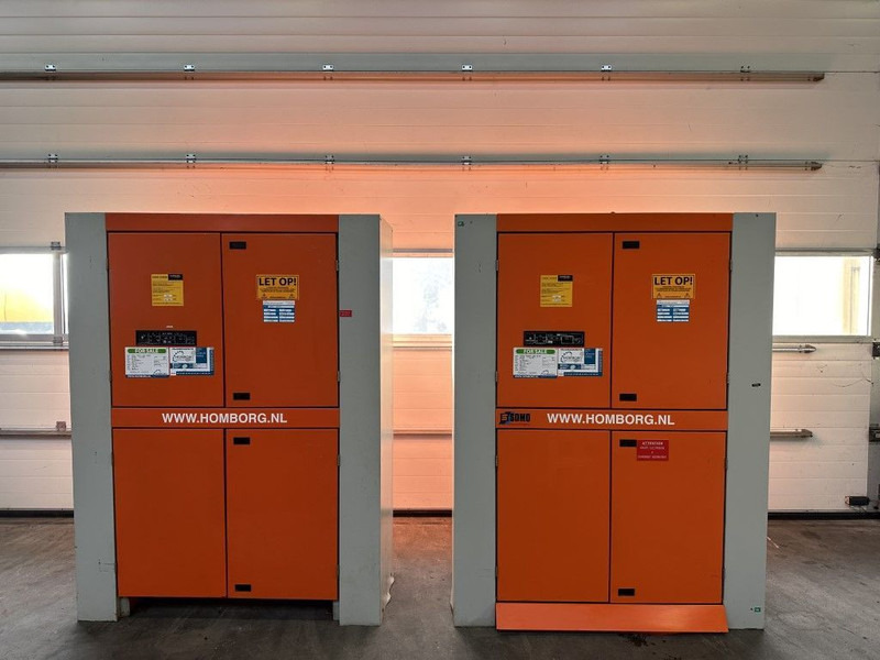 SDMO Safari Ruggerini Mecc Alte Spa 8 kVA Silent generatorset as New ! 1021 hours - Áramfejlesztő: 1 kép. SDMO Safari Ruggerini Mecc Alte Spa 8 kVA Silent generatorset as New ! 1021 hours - Áramfejlesztő: 1 kép.
