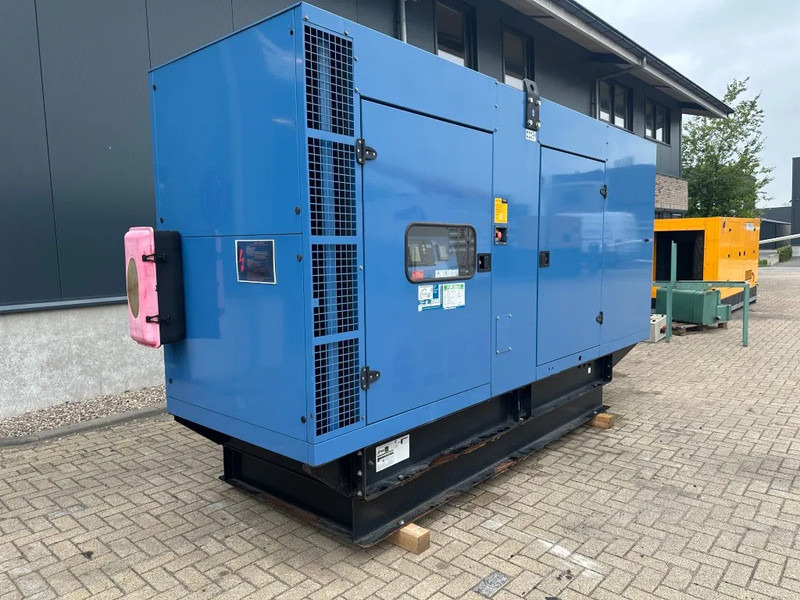 SDMO V400C2 Volvo Penta 440 kVA Silent generatorset - Áramfejlesztő: 5 kép. SDMO V400C2 Volvo Penta 440 kVA Silent generatorset - Áramfejlesztő: 5 kép.