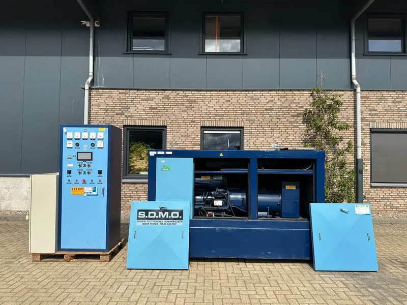 SDMO VM Leroy Somer 30 kVA Silent noodstroom generatorset - Áramfejlesztő: 4 kép. SDMO VM Leroy Somer 30 kVA Silent noodstroom generatorset - Áramfejlesztő: 4 kép.