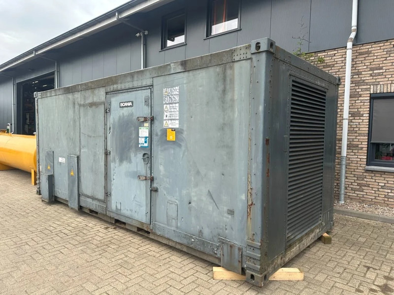 Scania DSI 14 60 Leroy Somer 450 kVA Silent generatorset in 20 ft container - Áramfejlesztő: 3 kép. Scania DSI 14 60 Leroy Somer 450 kVA Silent generatorset in 20 ft container - Áramfejlesztő: 3 kép.