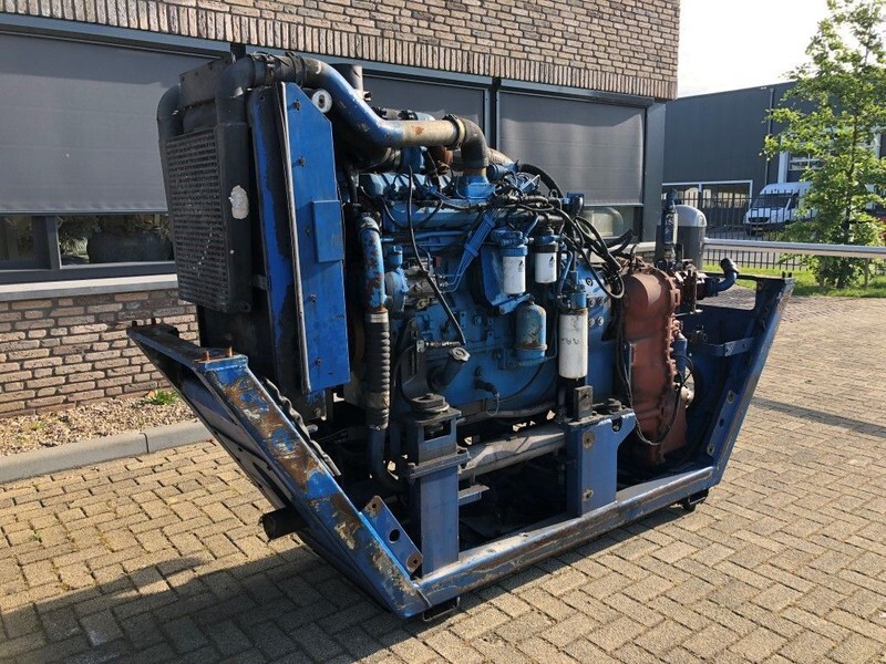 Sisu Valmet Diesel 74.234 ETA 181 HP diesel enine with ZF gearbox - Motor: 5 kép. Sisu Valmet Diesel 74.234 ETA 181 HP diesel enine with ZF gearbox - Motor: 5 kép.