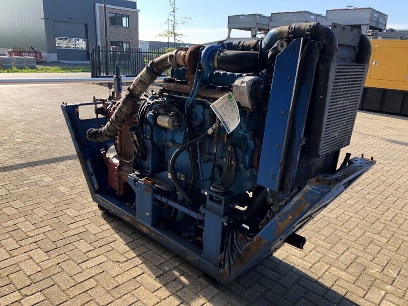 Sisu Valmet Diesel 74.234 ETA 181 HP diesel enine with ZF gearbox - Motor: 5 kép. Sisu Valmet Diesel 74.234 ETA 181 HP diesel enine with ZF gearbox - Motor: 5 kép.