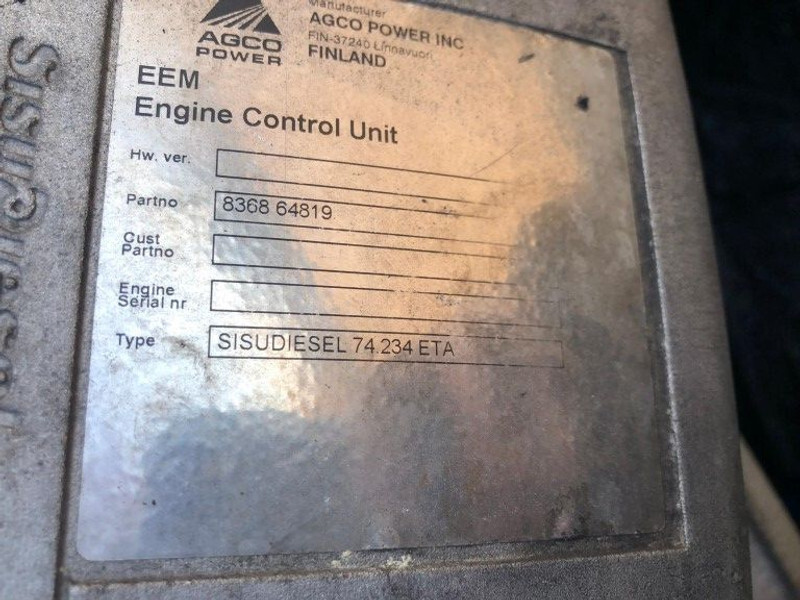 Sisu Valmet Diesel 74.234 ETA 181 HP diesel enine with ZF gearbox - Motor: 4 kép. Sisu Valmet Diesel 74.234 ETA 181 HP diesel enine with ZF gearbox - Motor: 4 kép.