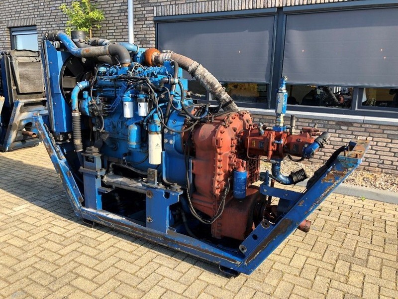 Sisu Valmet Diesel 74.234 ETA 181 HP diesel enine with ZF gearbox - Motor: 3 kép. Sisu Valmet Diesel 74.234 ETA 181 HP diesel enine with ZF gearbox - Motor: 3 kép.