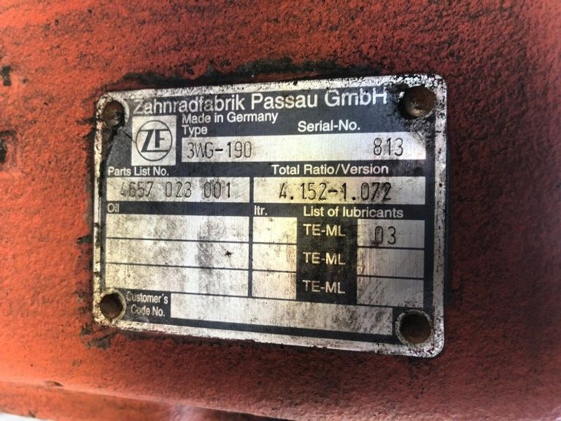 Motor Sisu Valmet Diesel 74.234 ETA 181 HP diesel enine with ZF gearbox: 7 kép. Motor Sisu Valmet Diesel 74.234 ETA 181 HP diesel enine with ZF gearbox: 7 kép.