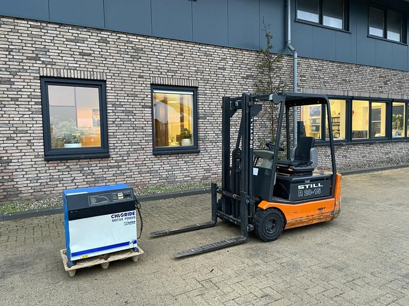 Still R20-15 1.5 ton Duplex Freelift Elektra Heftruck - Elektromos targonca: 2 kép. Still R20-15 1.5 ton Duplex Freelift Elektra Heftruck - Elektromos targonca: 2 kép.