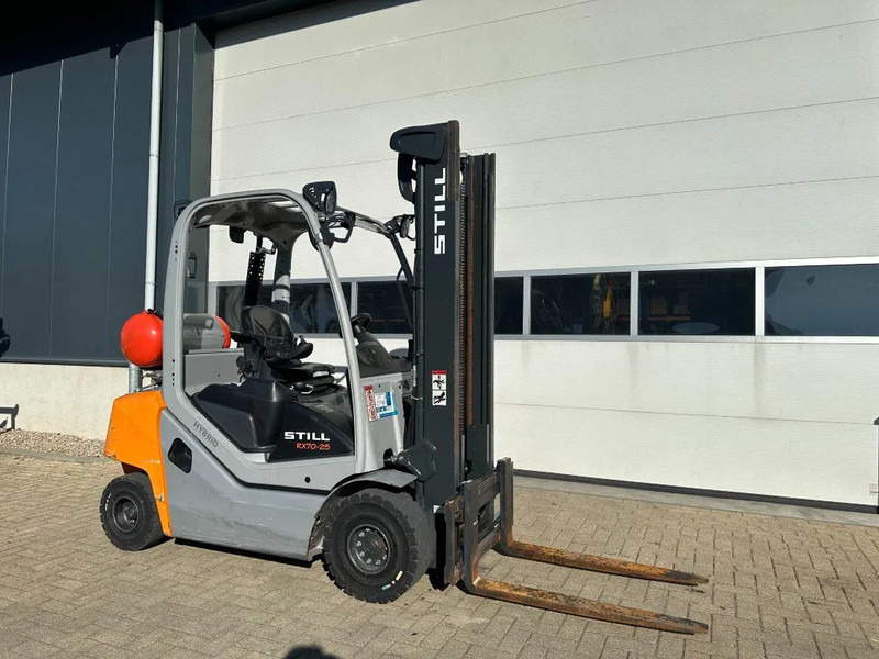 Gázüzemű targonca Still RX70-25 T 2.5 ton Duplex Sideshift LPG Heftruck 2020: 7 kép. Gázüzemű targonca Still RX70-25 T 2.5 ton Duplex Sideshift LPG Heftruck 2020: 7 kép.