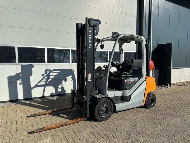 Gázüzemű targonca Still RX70-25 T 2.5 ton Duplex Sideshift LPG Heftruck 2020: 14 kép. Gázüzemű targonca Still RX70-25 T 2.5 ton Duplex Sideshift LPG Heftruck 2020: 14 kép.