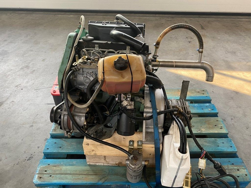 Volkswagen 068.2/M344 Marine Diesel motor 33 kW / 45 PK met keerkoppeling - Motor - Anyagmozgató gép: 2 kép. Volkswagen 068.2/M344 Marine Diesel motor 33 kW / 45 PK met keerkoppeling - Motor - Anyagmozgató gép: 2 kép.