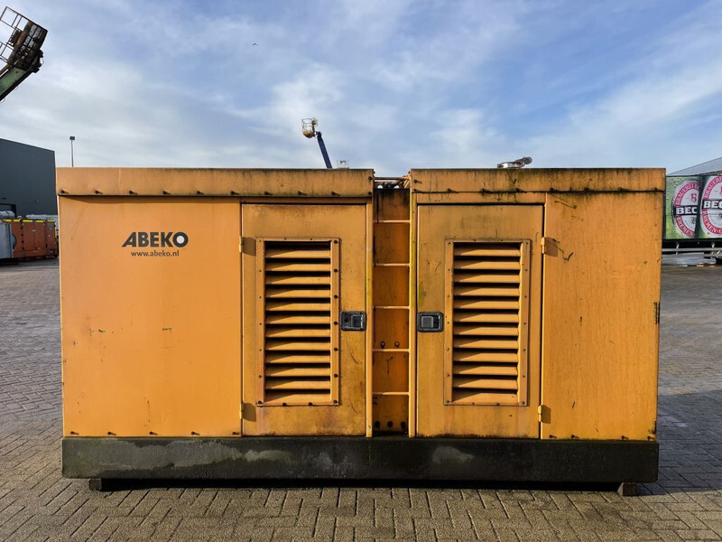 Volvo TID 121 LG Leroy Somer 275 kVA Silent generatorset - Áramfejlesztő: 4 kép. Volvo TID 121 LG Leroy Somer 275 kVA Silent generatorset - Áramfejlesztő: 4 kép.