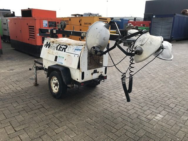 Wacker LTC4L Lombardini Diesel Mobiele light tower lichtmast aggregaat - Világító állvány: 4 kép. Wacker LTC4L Lombardini Diesel Mobiele light tower lichtmast aggregaat - Világító állvány: 4 kép.