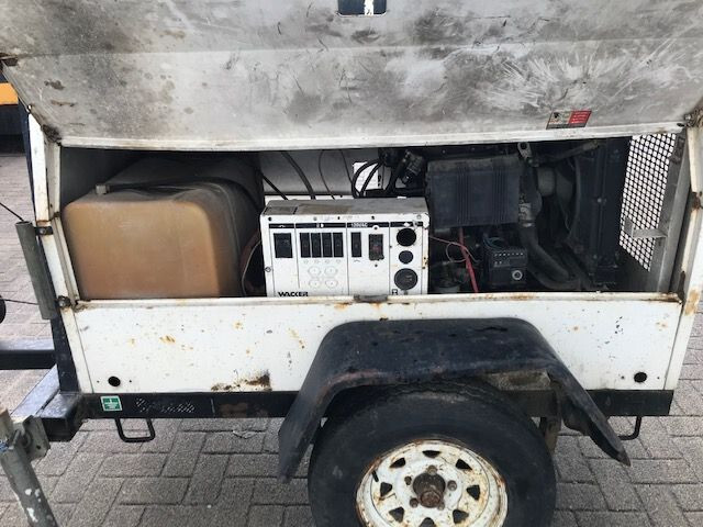Wacker LTC4L Lombardini Diesel Mobiele light tower lichtmast aggregaat - Világító állvány: 3 kép. Wacker LTC4L Lombardini Diesel Mobiele light tower lichtmast aggregaat - Világító állvány: 3 kép.