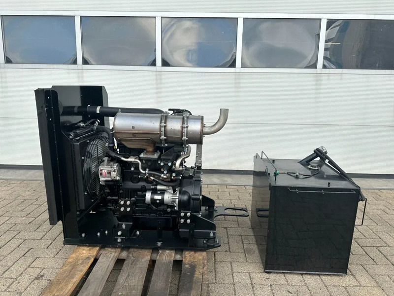 Yanmar 4TNV88C - KASV Stage 5 motor 48 PK Stage V New ! - Motor - Anyagmozgató gép: 2 kép. Yanmar 4TNV88C - KASV Stage 5 motor 48 PK Stage V New ! - Motor - Anyagmozgató gép: 2 kép.